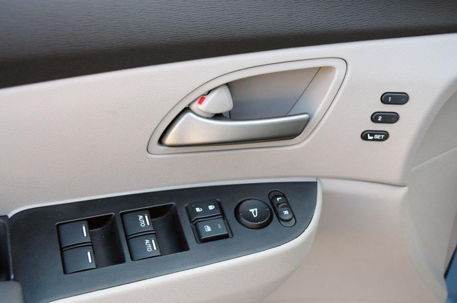  Honda Odyssey 2011 года  (фото 18 из 162)